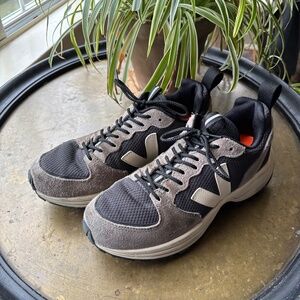Veja Venturi Sneakers Size 37